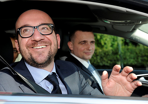 比利時4黨成立聯合內閣  首相史上最年輕