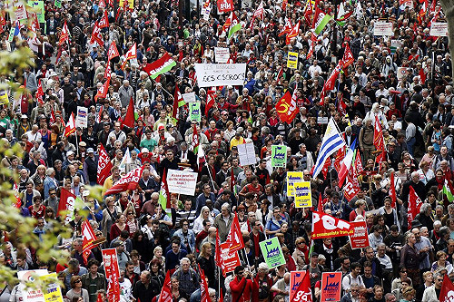 歐蘭德就職周年  3萬民眾上街反緊縮政策