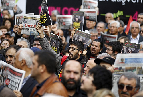 土耳其2記者被控間諜 千人聚集抗議