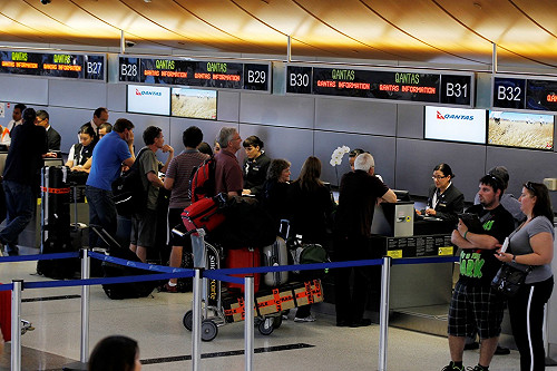 澳航全球停飛  政府介入協調