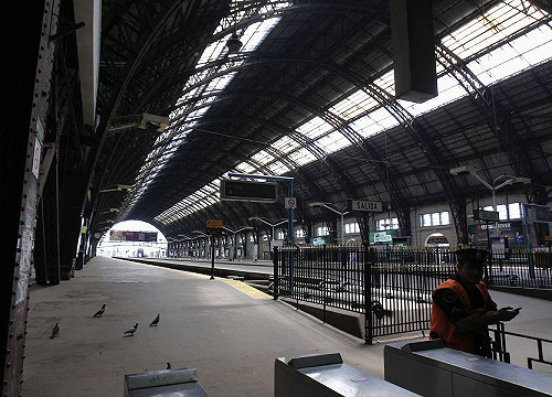 不滿經濟政策  阿根廷大罷工癱瘓交通