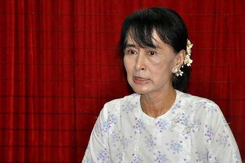態度軟化? 翁山蘇姬願「宣誓就職」