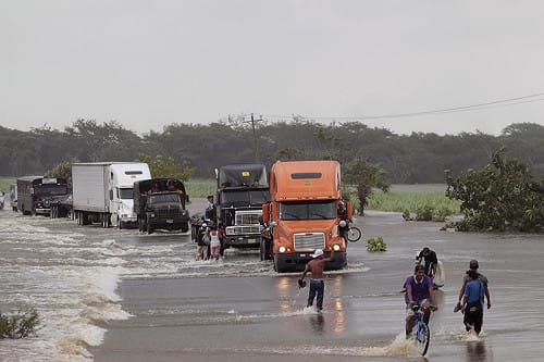 中美洲豪雨釀災情  土石流奪74命