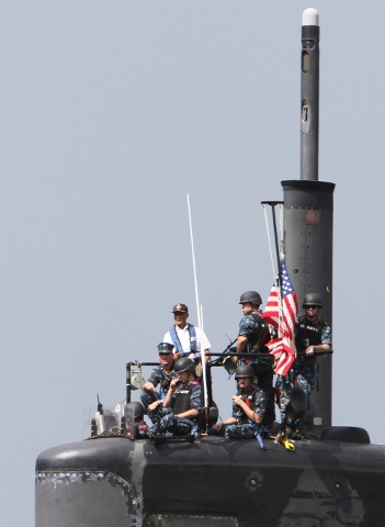 美核子快速攻擊潛艇駛進菲蘇比克灣