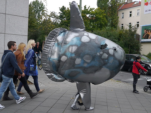 留德偶戲生化身大魚  反芻921地震