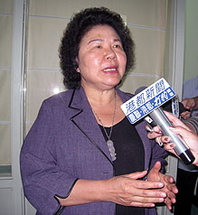 高市議會退回總預算  陳菊含淚說尊重