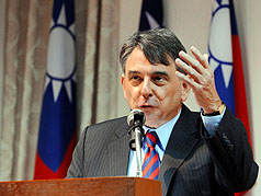 司徒文：不再協商  吃美牛肉比騎摩托車安全