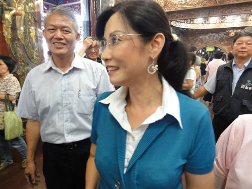 蘇貞昌走訪寺廟 藍營參選人同場拜票