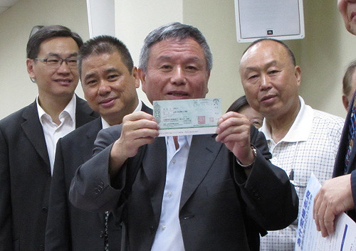 不滿藍綠只談兩岸 楊志良1日領表選總統