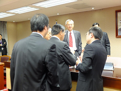 張慶忠要8委員會調閱服貿 綠提案他卻反對