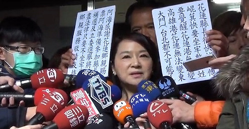 周玉蔻再咬吳育昇  利用立委職權助頂新