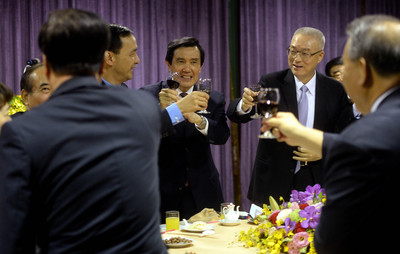國民黨餐會搏感情 馬朱王齊聚訴求團結