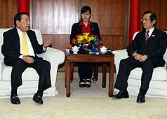 菲特使21日來台  政府將要求道歉