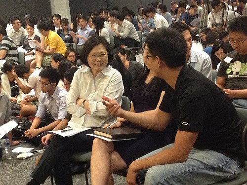 與青年對談 蔡英文：自己的工作自己創造