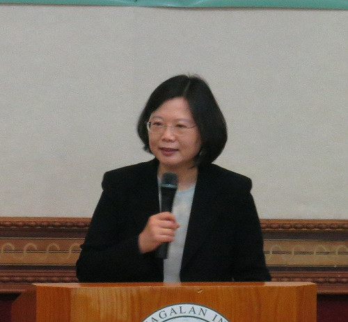 中生座談  小英：再尖銳 也有對話方式