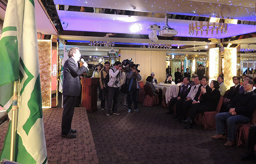 謝長廷：蔡英文選什麼都支持 滿意嗎？