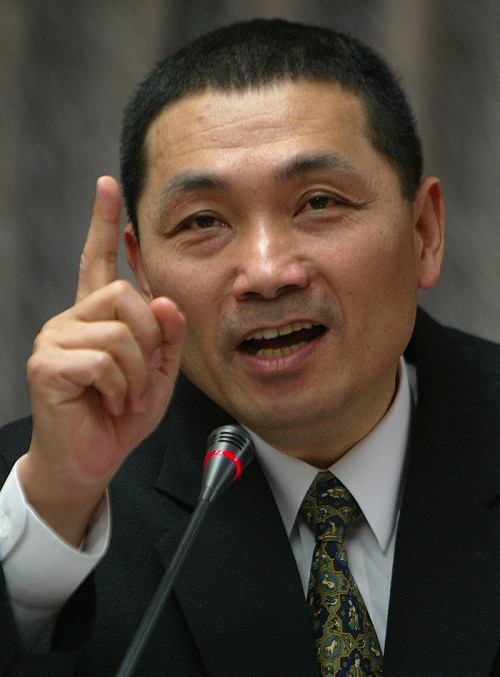 馬看報才知侯友宜入黨？楊偉中：非事實