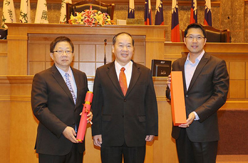 「道不同不相為謀」 雲林藍副議長也跳船