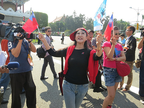 綠民調：國旗認同度最高  國歌最低