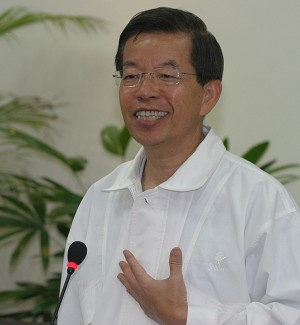 謝長廷：馬總統「搞政治像猛虎下山」