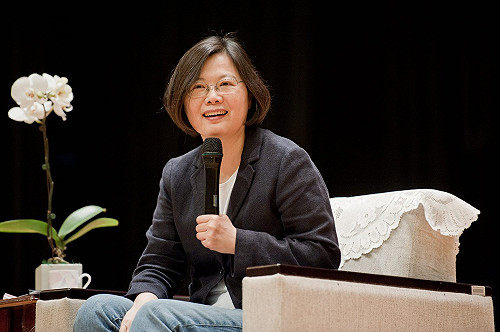 參選公職  蔡英文：以全民調方式提名