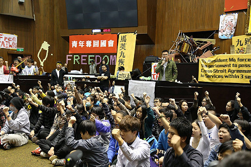 2/3台大數學系教授連署支持學運