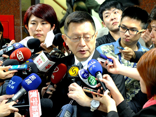 王卓鈞：警察執法怎能說是使用暴力呢？