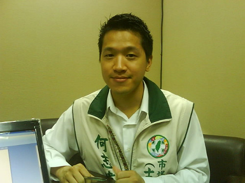 何志偉勇闖議會  母薛凌春節陪跑攤