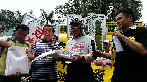 赴港辦研討會  謝長廷盼解決兩岸差異