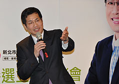 小英大將  羅致政宣布參選立委