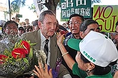 美國前司法部長探扁  籲保外就醫