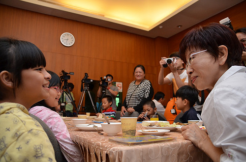 洪秀柱：兩岸要長久穩定的和平 而非拖的和平
