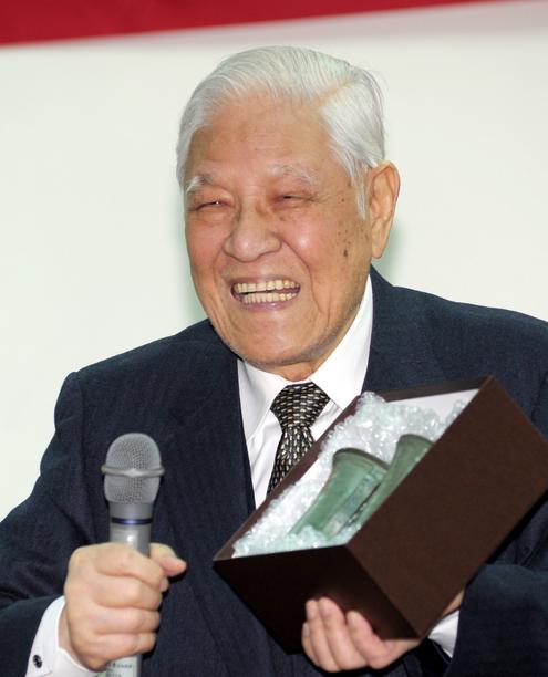 挺兩階段憲改 李登輝擬邀藍綠主席談修憲