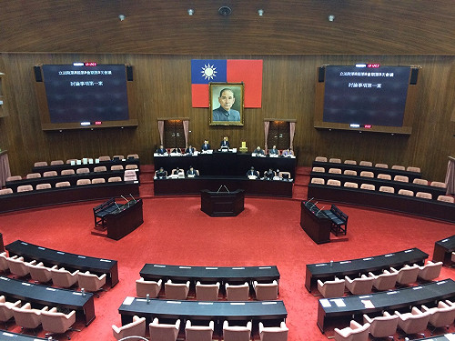 國情報告案遭在野黨拉下協商  馬赴國會無望