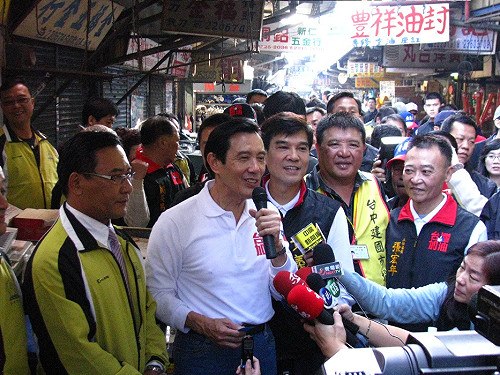 台中建國市場拜票  馬：遷建支票已兌現