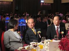 前綠委周伯倫娶媳  王朱蔡另類藍綠同台