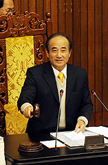 100年度總預算三讀  小刪197億