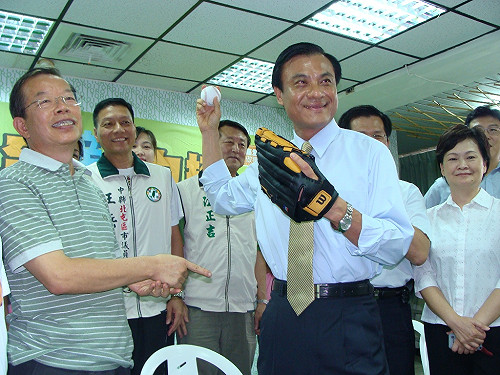 謝長廷進駐  蘇嘉全提新首都概念