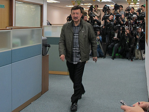 挺陳為廷  余天：我年輕時也荒唐過