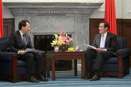 見電信業者  馬英九：將讓台灣村村有寬頻