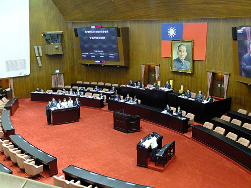 江綺雯任立委全勤？  綠委質疑說謊