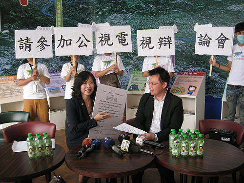 楊秋興邀兩位候選人公開辯論