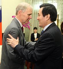 馬：過去1週 7次表達願與學生公開對話