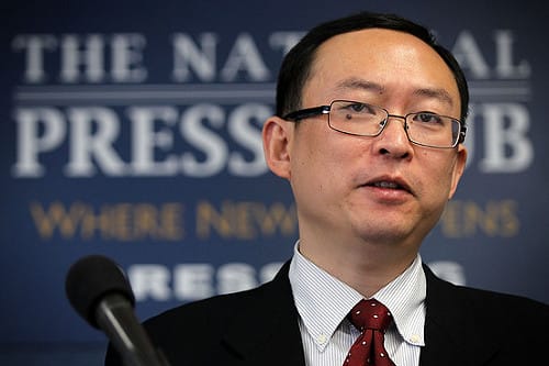 余杰：威權主義孕育出的「臣民人格」