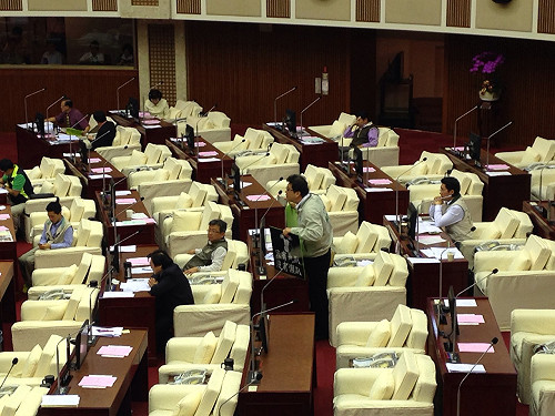 美河市、雙子星弊案  綠營轟郝騙選票