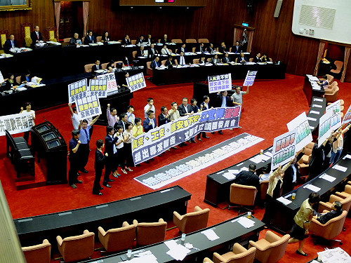 在野黨阻江揆上台  議事下午再召開