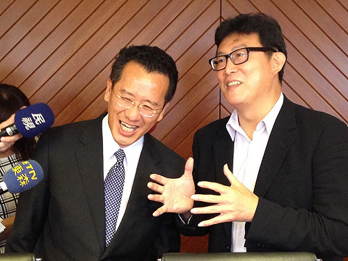 柯P備30支市政廣告  姚文智：有用1支就夠