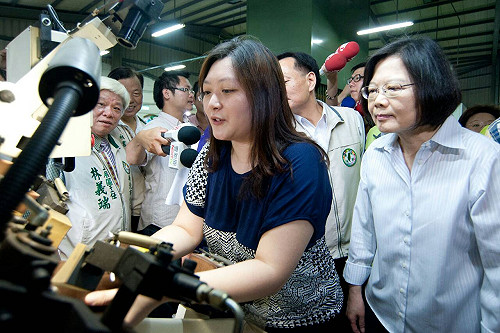 蔡英文要求政府公開「王張會」內容