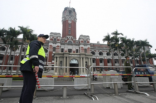 防衝撞！府維安升級  將加強網路情蒐