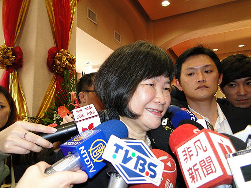 陳冲上任先謝「家中老闆」  夫人笑瞇眼